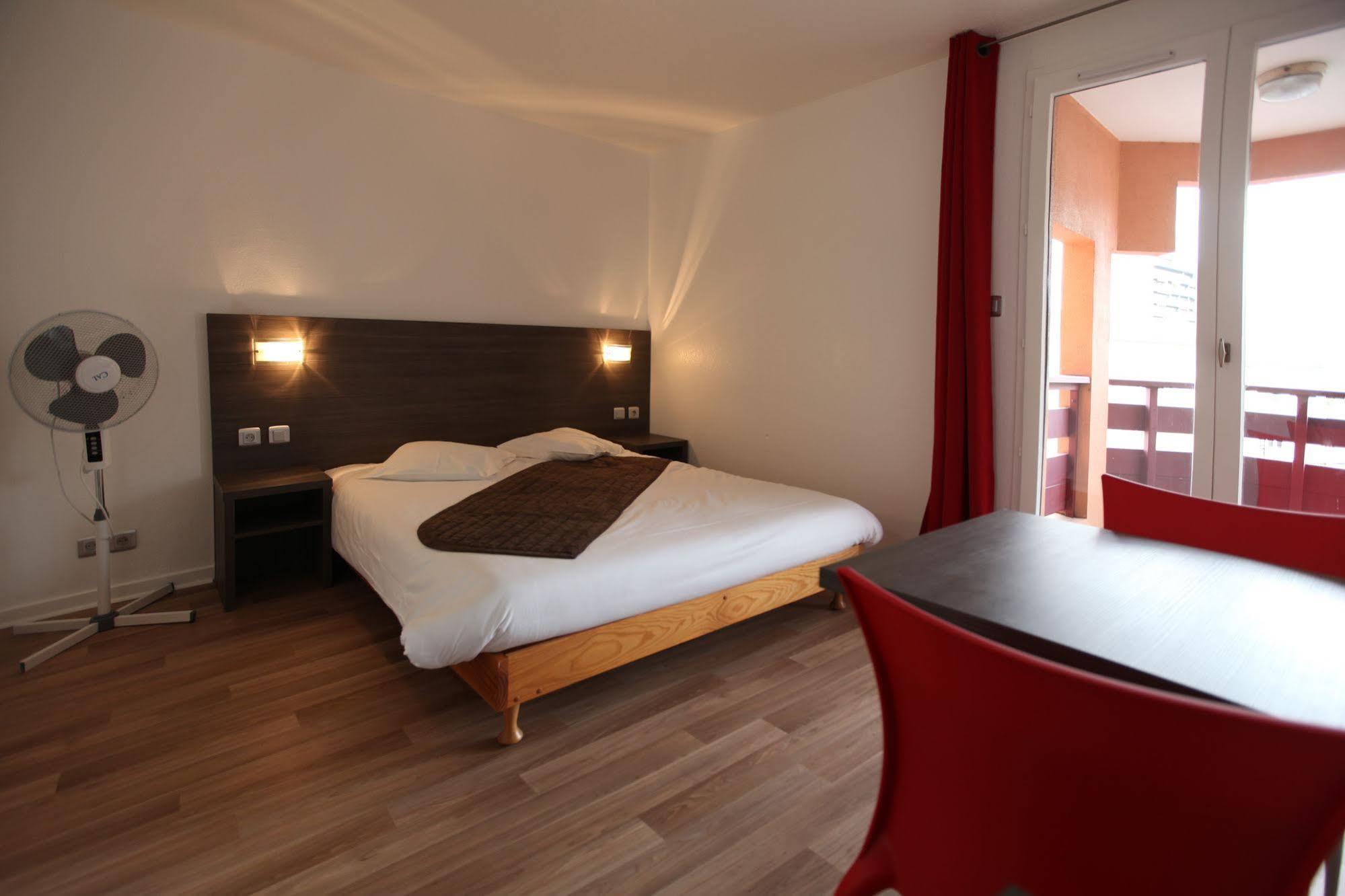גאייאר Geneva Residence מראה חיצוני תמונה