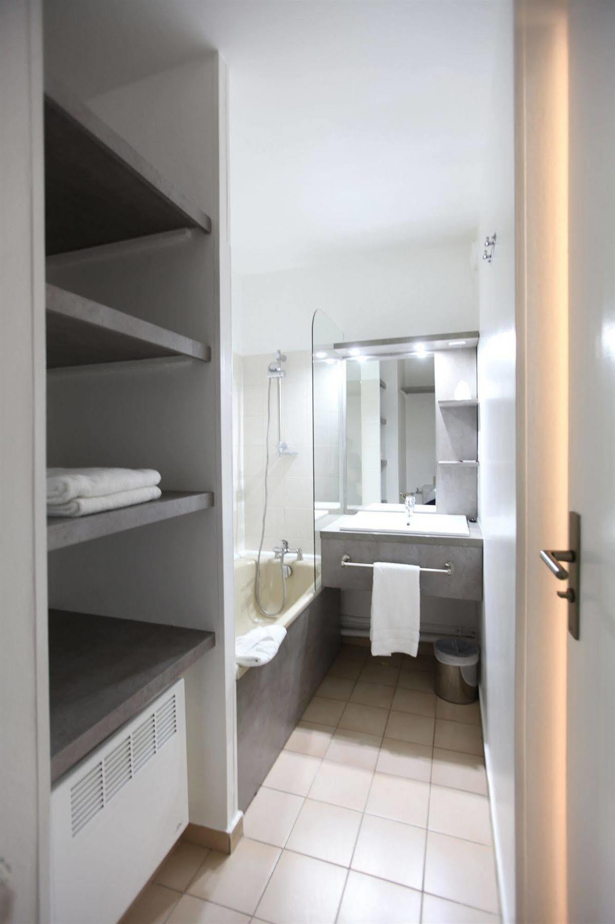 גאייאר Geneva Residence מראה חיצוני תמונה